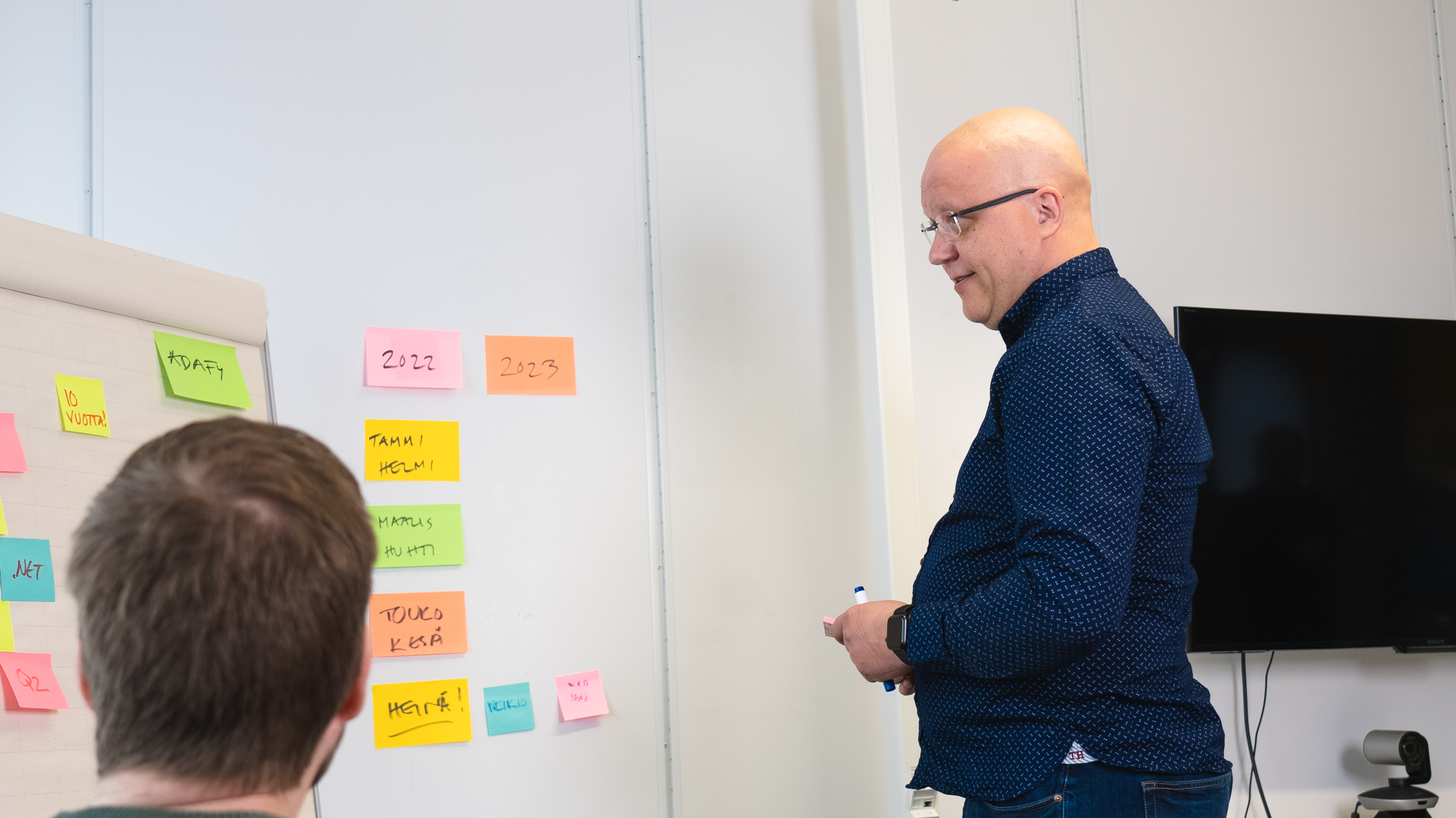 Adafyn tiimi suunnittelemassa